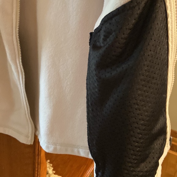 Womens size medium LL Bean fleece jacket - Picture 9 of 10